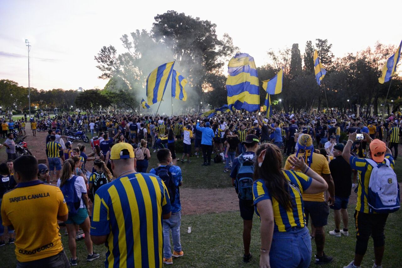 La zona norte fue escenario de una importante concentración de hinchas canallas. (Clarín)