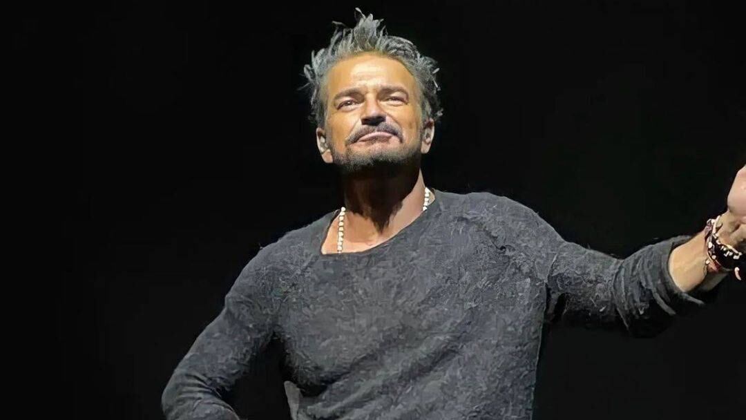 Ricardo Arjona anunció una gira por Argentina como parte del "Blanco y Negro tour".