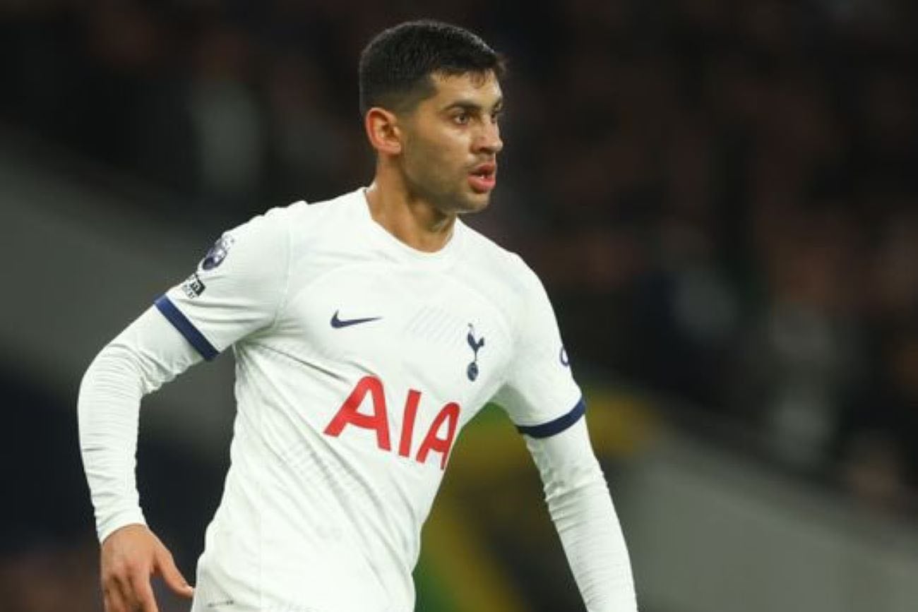 Cristian "Cuti" Romero y el caño que hizo en la victoria 4-1 del Tottenham ante Newcastle por la jornada 16 de la Premier League.