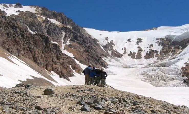 Los vinos se producen con uvas que nacen al pie de la Cordillera de los Andes, en el Valle de Uco, Mendoza.