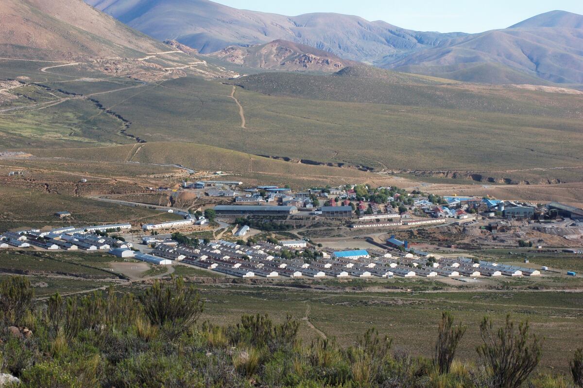 Garantizada la supervivencia de El Aguilar, será convertido en “pueblo solar”