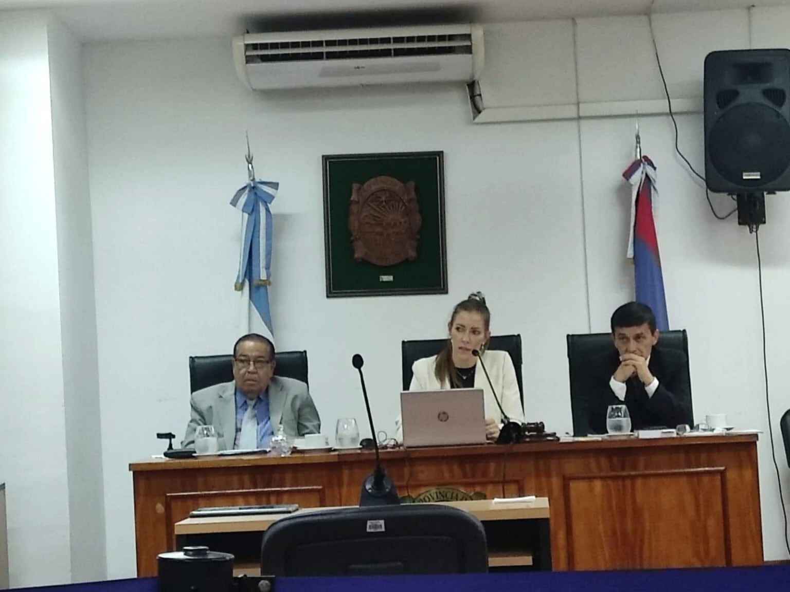 Viviana Cukla (presidenta), Gustavo Bernie (derecha) y Ángel Dejesús Cardozo (izquierda).