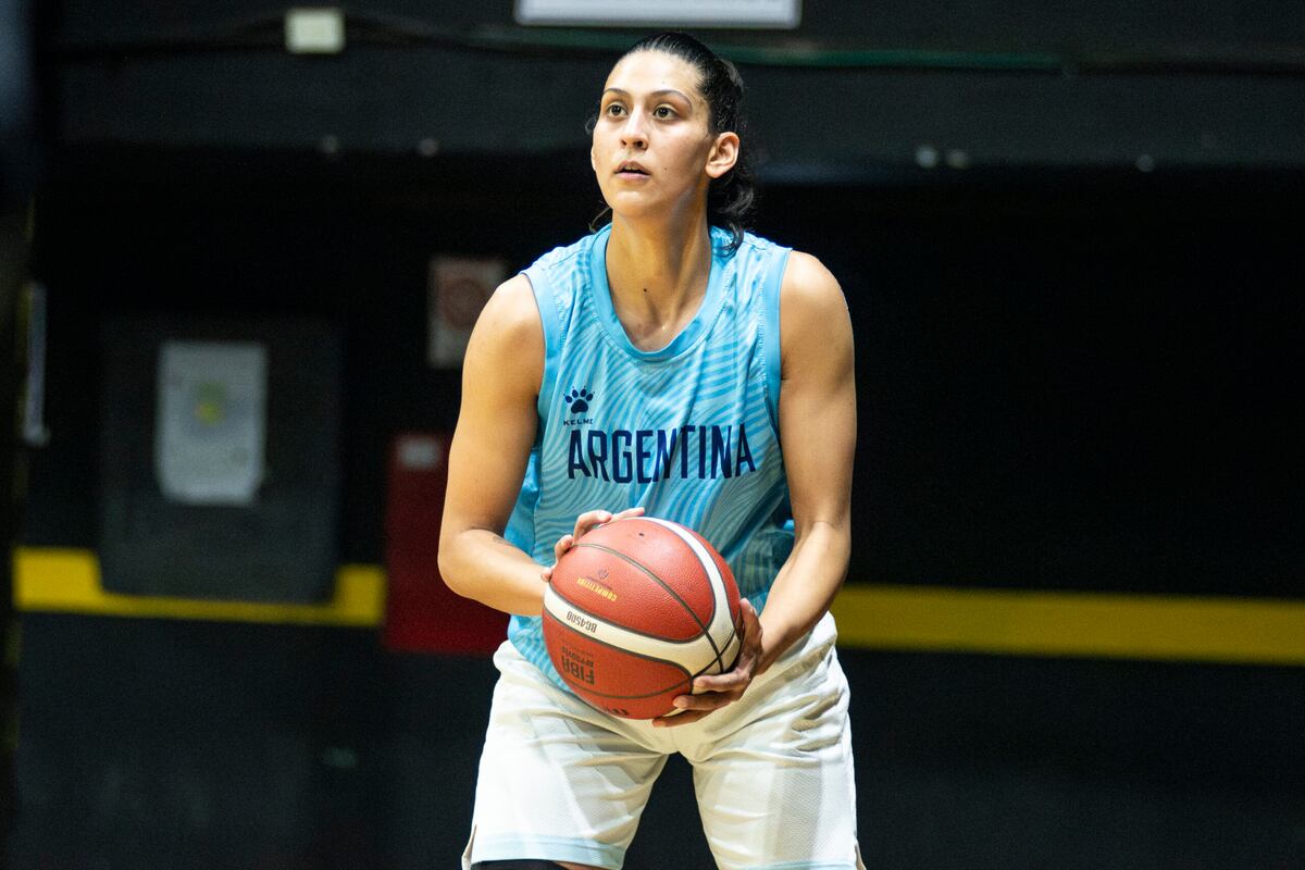 Gisel Botta de Río Primero integra la Selección Argentina de Basquet Mayor que debutó ganando