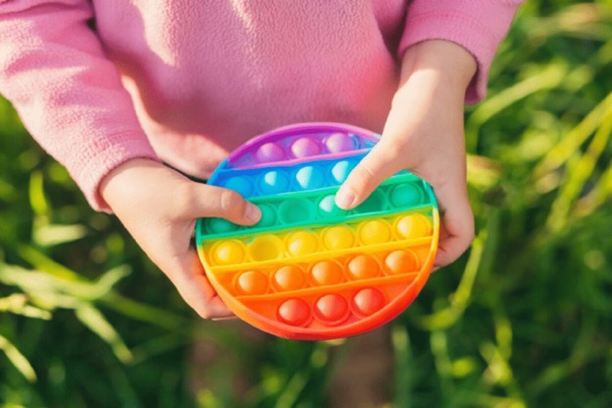 Qué es Pop it, el nuevo juego para niños que se viralizó en las redes