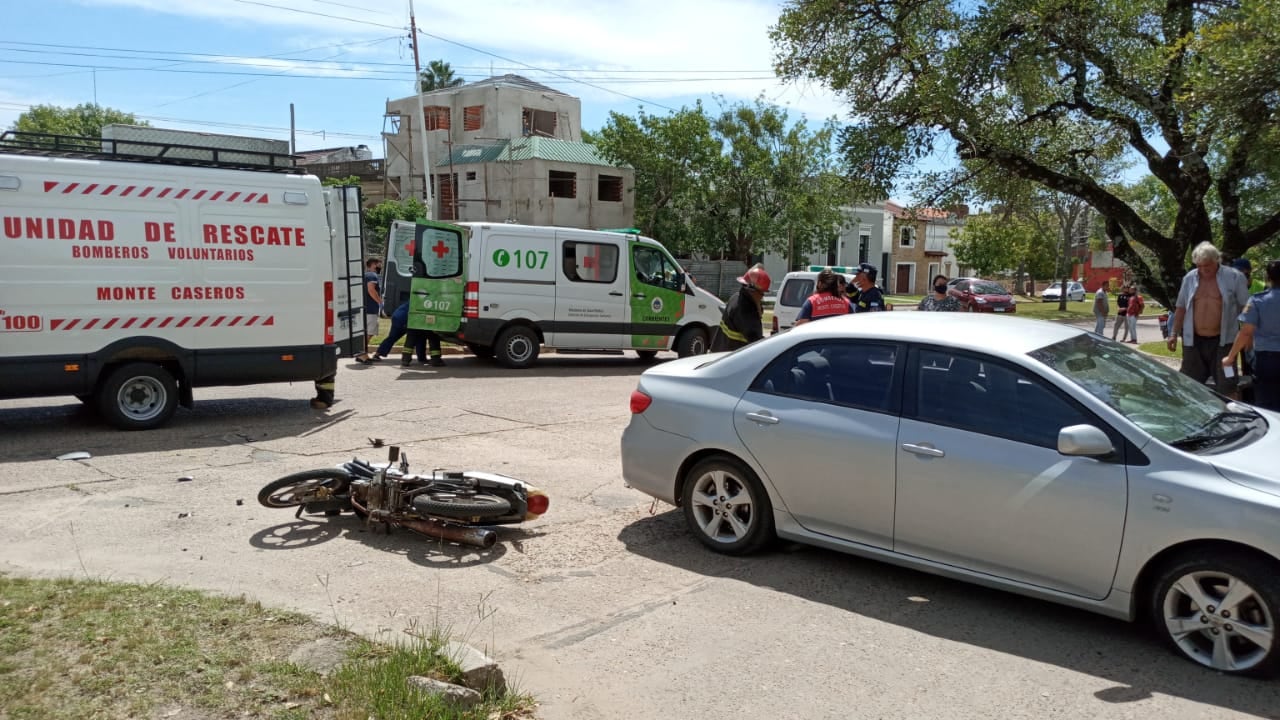 Automovilista protagonizó un accidente fatal con una moto: conducía su hijo.