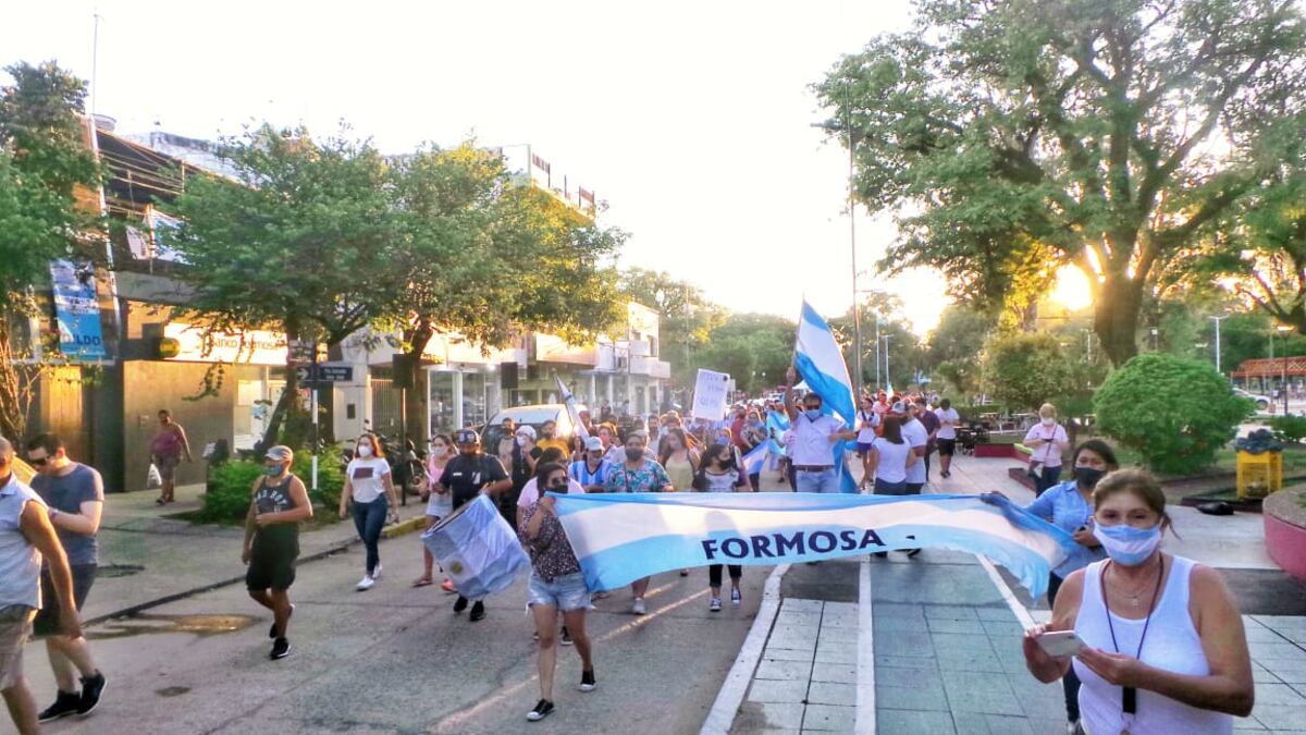 Formosa también marchó al igual que toda la república contra los privilegios y las vacunas VIP