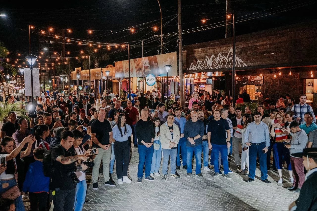 En Puerto Iguazú el Gobernador inauguró las nuevas obras sobre la avenida Brasil