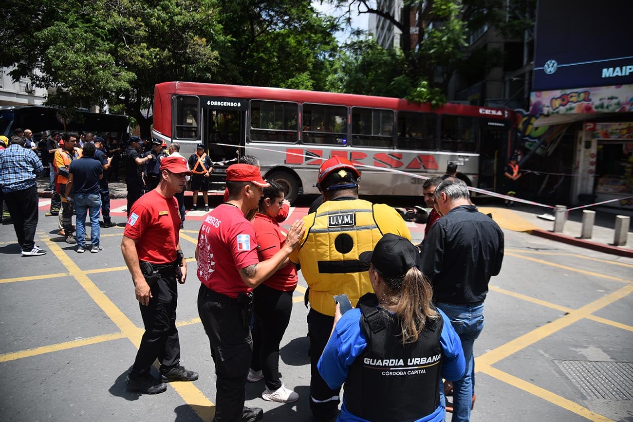 La unidad de la línea 23 habría sufrido un desperfecto mecánico en el sistema de frenos e hidráulico.