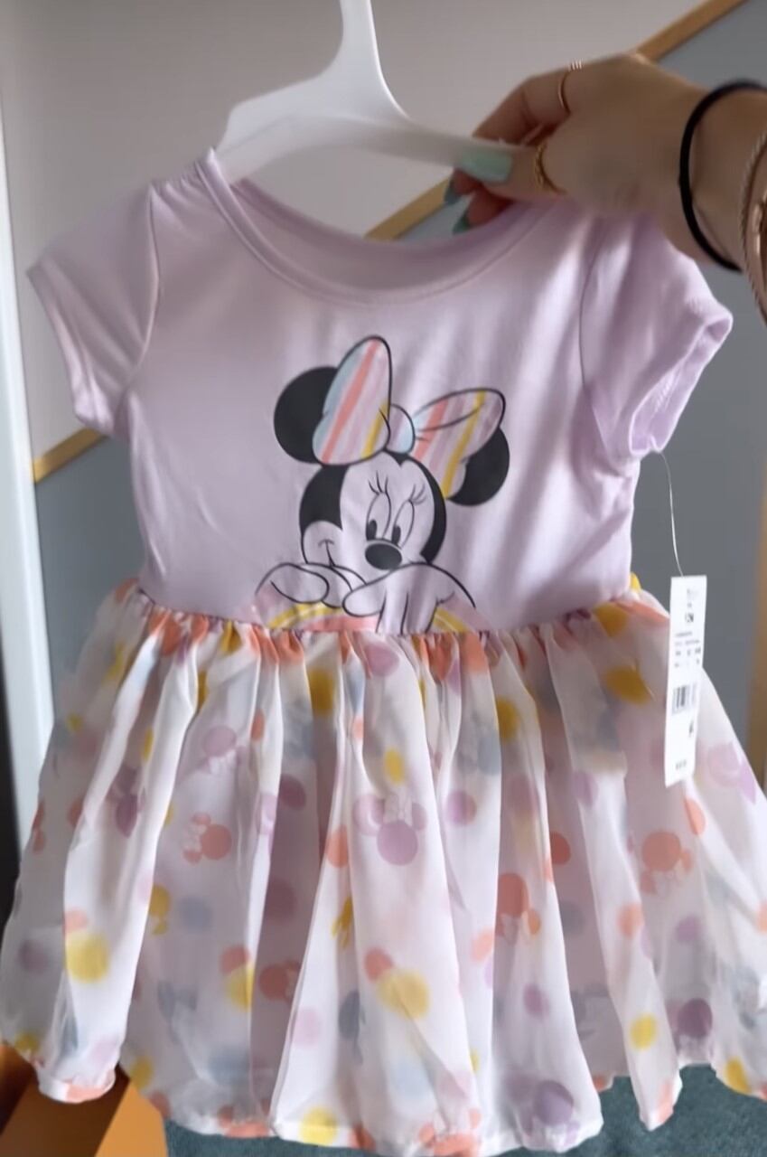 El look con tutú de Minnie que Stephanie Demner le regaló a Baby Ari.