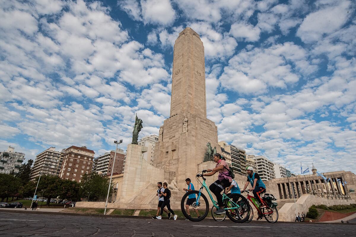 El Monumento Nacional a la Bandera es uno de los lugares más populares del mapa urbano local.