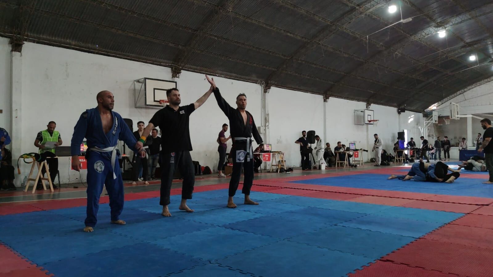 Podio de Cristian Gómez, en jiujitsu