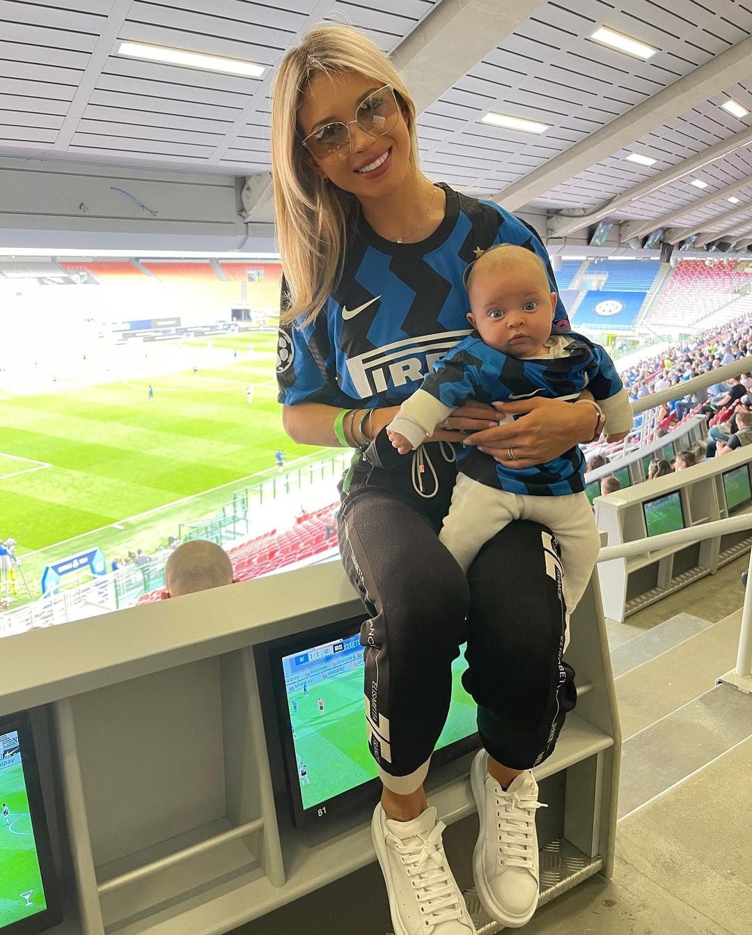 Agustina Gandolfo compartió las fotos del festejo de Lautaro Martínez con el Inter.