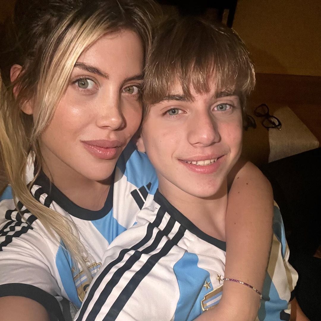 Wanda Nara desde Estambul con su hijo.