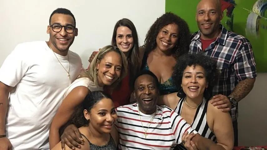 Pelé y sus siete hijos reconocidos.