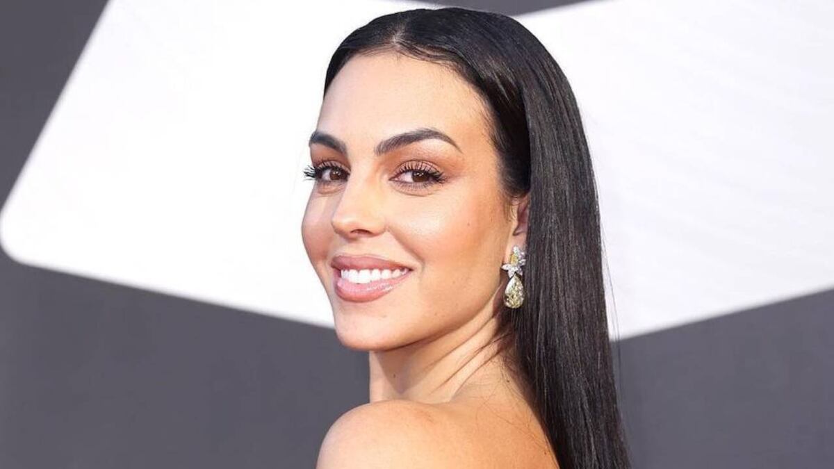Georgina Rodríguez le dio la espalda a sus seguidores con un look cautivador y “comfy”