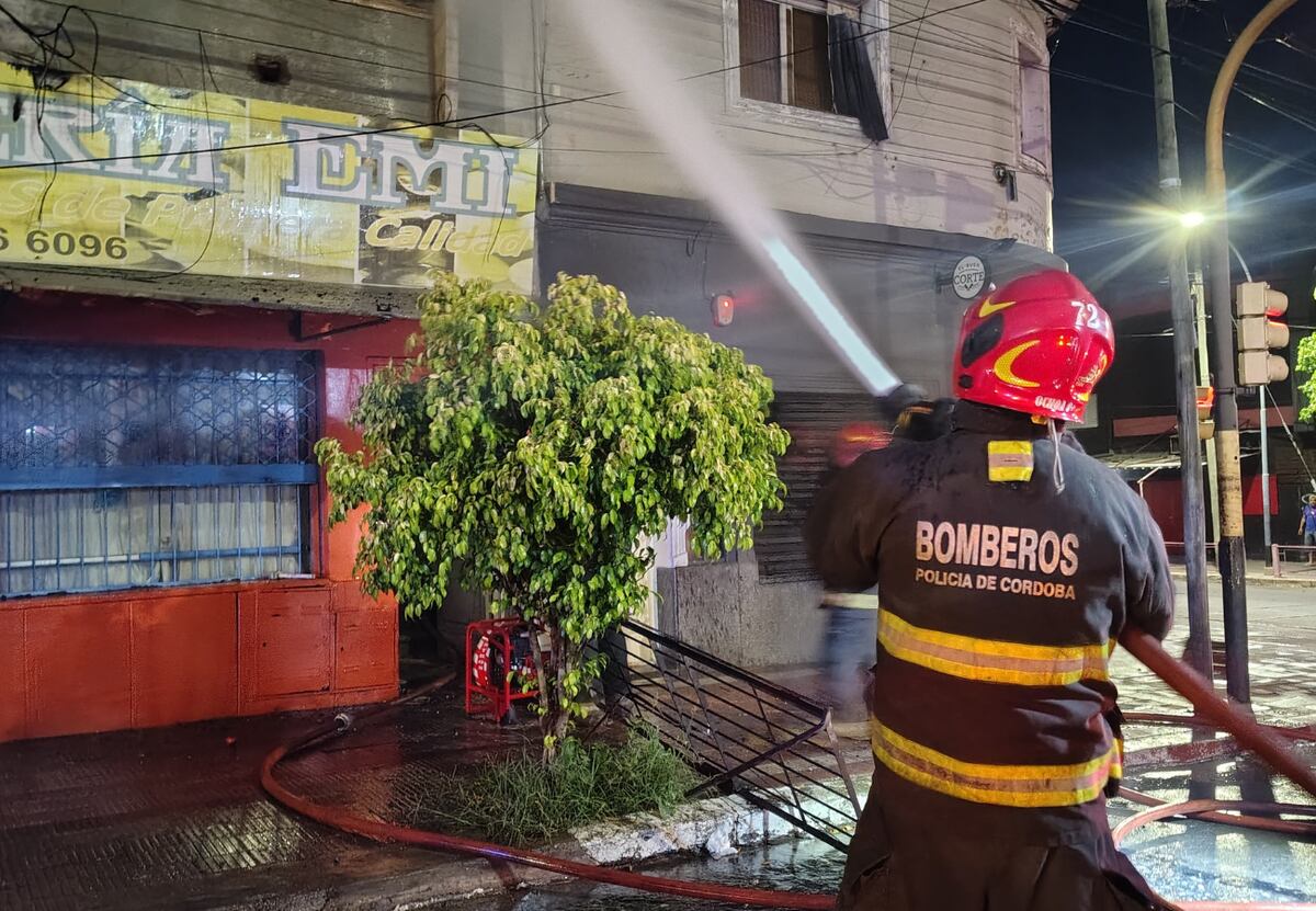 Un niño y una mujer fueron internados por un incendio en Córdoba: cómo están de salud