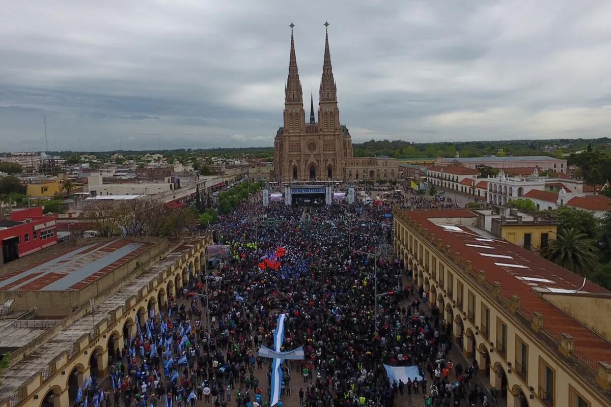 Tras el atentado a Cristina Kirchner, Alberto Fernández participó de la “Misa por la paz y la fraternidad” en Luján