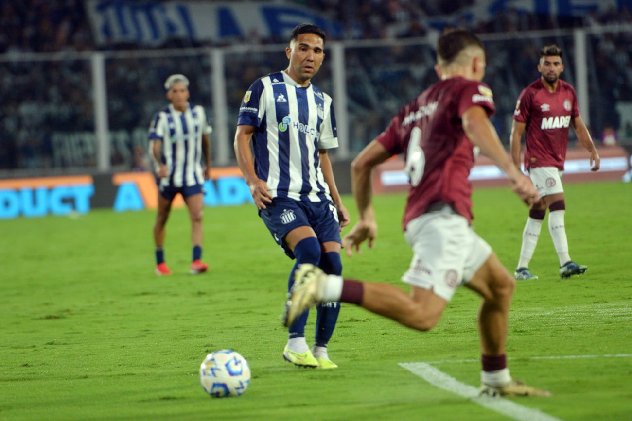 Debut de Bebelo Reynoso en Talleres contra Lanús en el Kempes. Foto Javier Ferreyra / La Voz