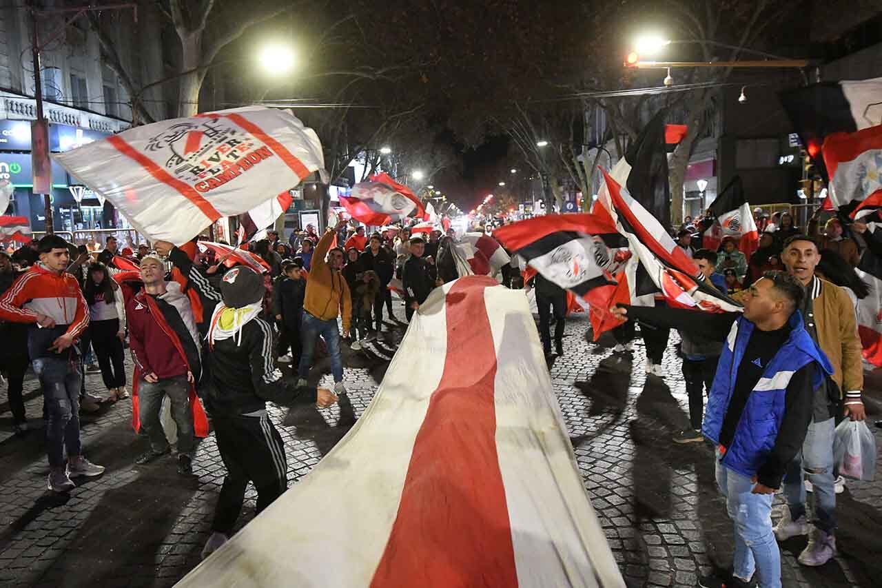 Festejos en la calle y en todo el país por el nuevo título de River.