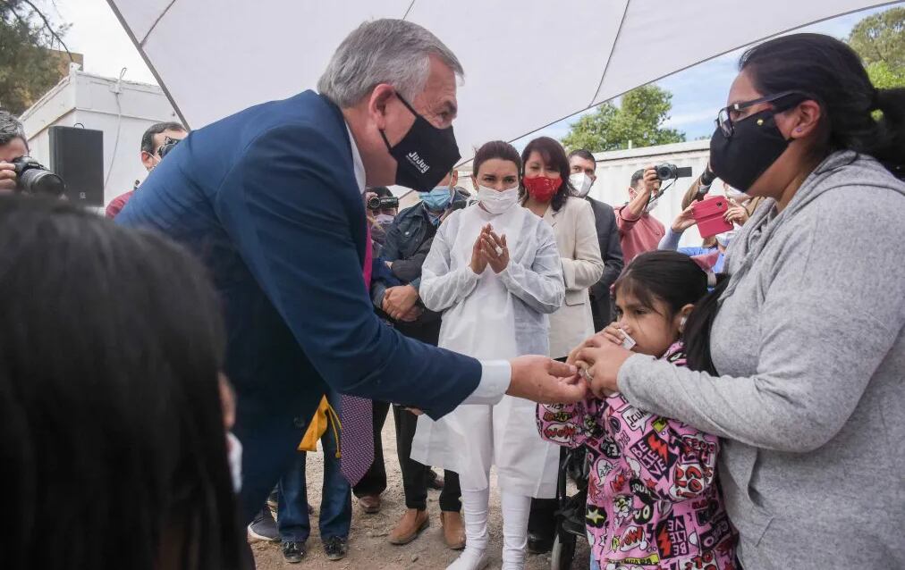 Los primeros frascos de aceite de cannabis están destinados a pacientes del hospital "Dr. Arturo Zabala" de Perico, correspondientes al Programa Terapéutico Especial. En noviembre el producto estará disponible en las farmacias de la provincia.