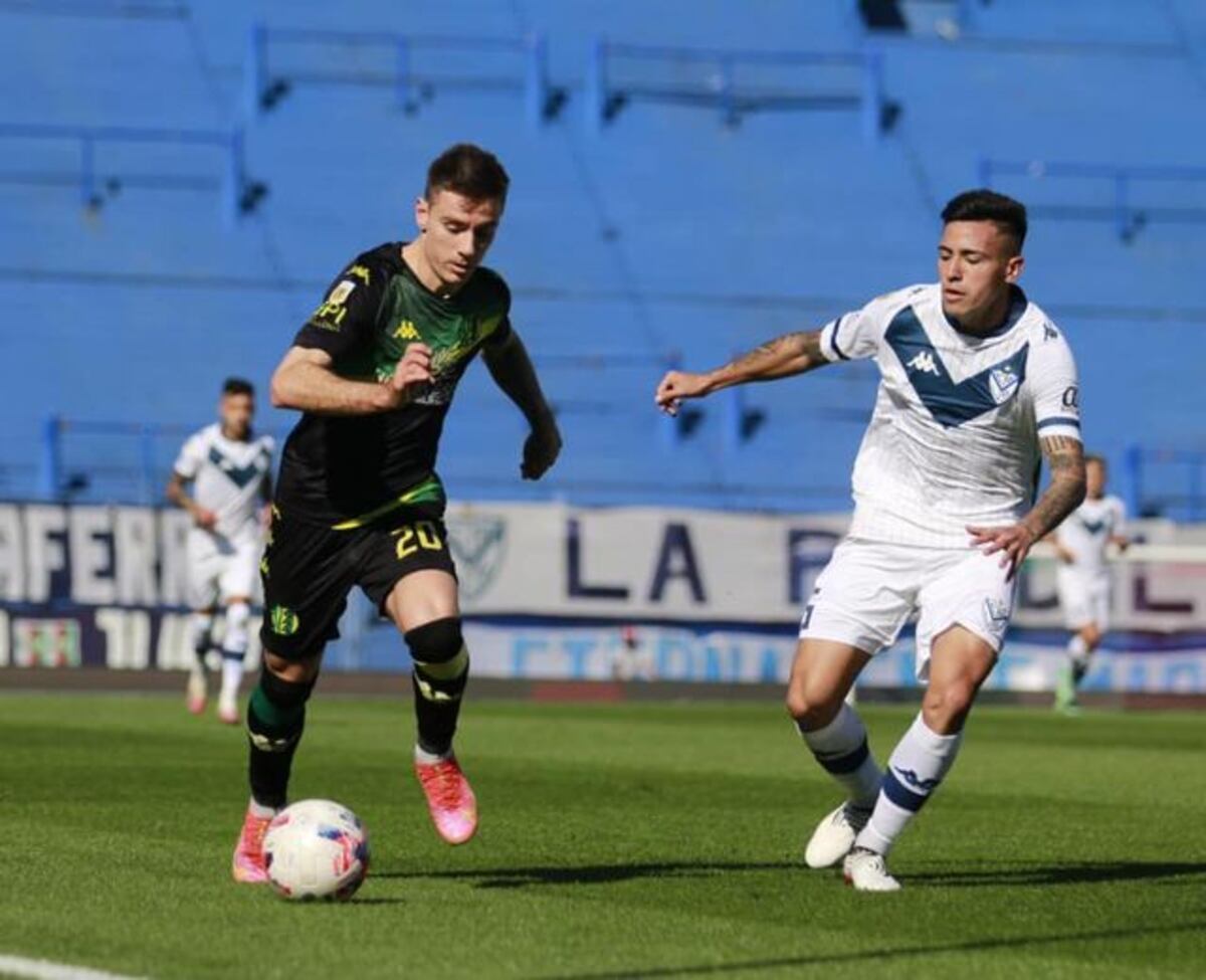Aldosivi sumó su quinta derrota consecutiva, perdió 3 a 2 con Vélez y profundizó su crisis