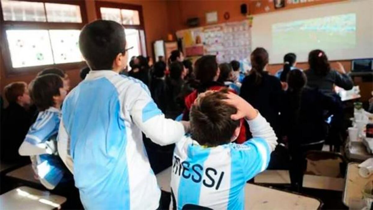 Mundial de Qatar: alumnos de Mendoza podrán ver los partidos de Argentina en las escuelas