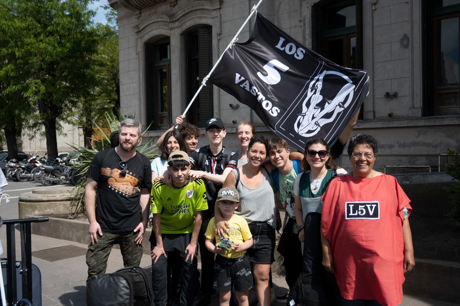 Partieron rumbo a Mar del Plata los 120 representantes de Tres Arroyos en la final de los Juegos Bonaerenses