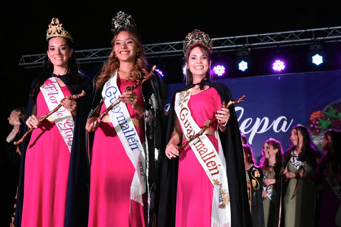 Vendimia disidente de Guaymallén.
Reina de la Flor de Guaymallén Delfina Callieri, Vírreina Julieta Gómez, Reina Julieta Lonigro