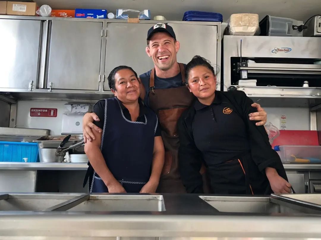 Las trabajadoras junto a Peppi.