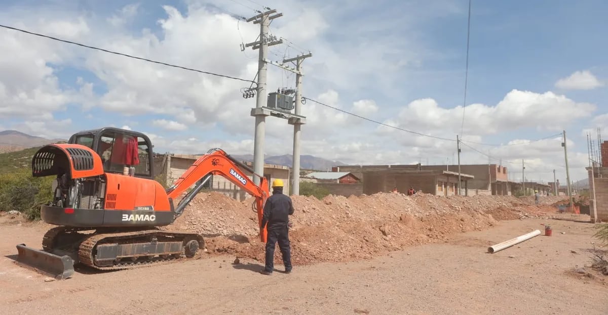 El tendido de un acueducto de 900 metros fue parte de la obra que permitió llevar agua potable a más de medio millar de familias, en Humahuaca.