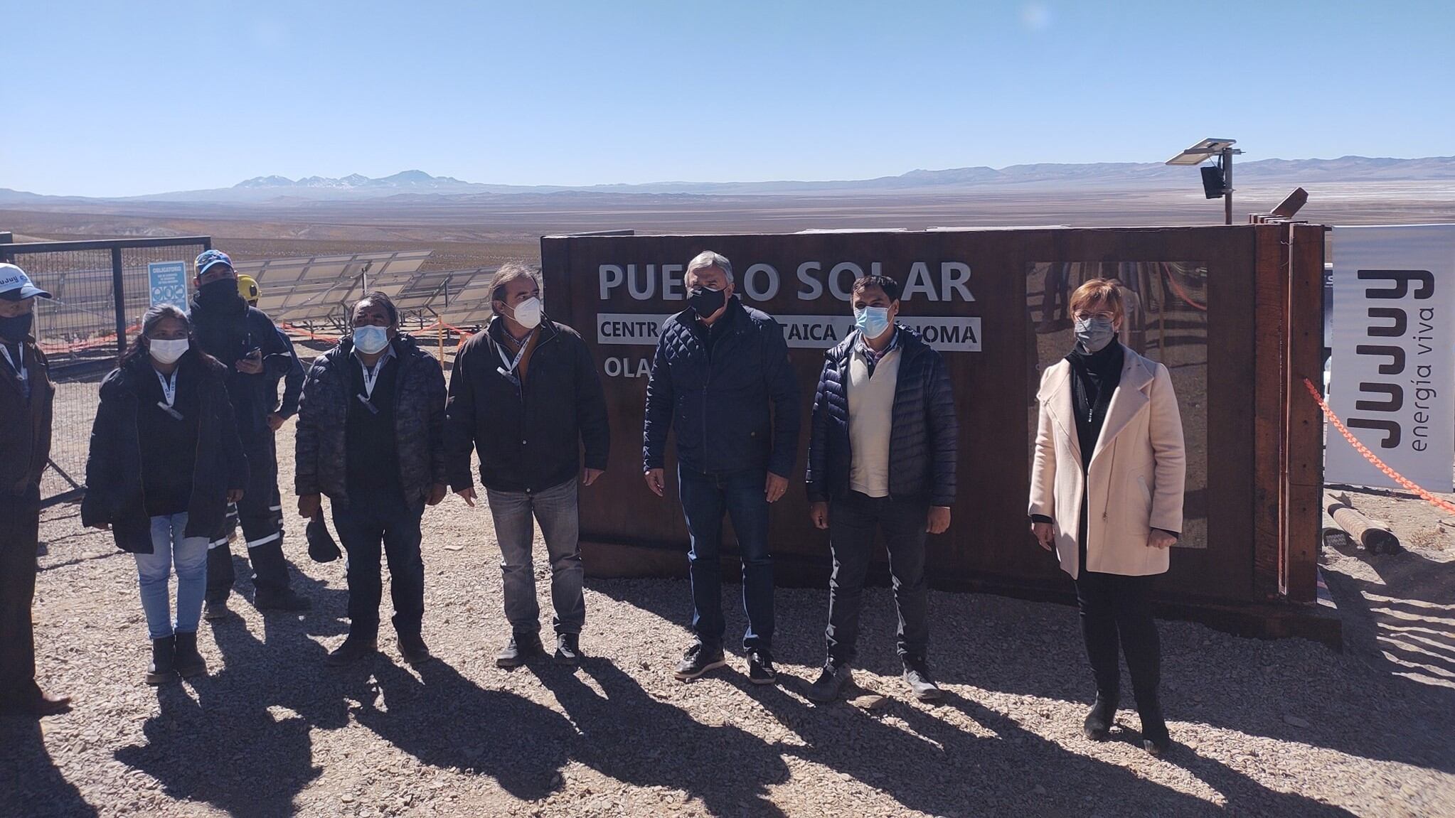 La planta generadora de energía fotovoltaica que suministra electricidad durante las 24 horas a la comunidad de Olaroz Chico, fue repotenciada al triple de su capacidad original.