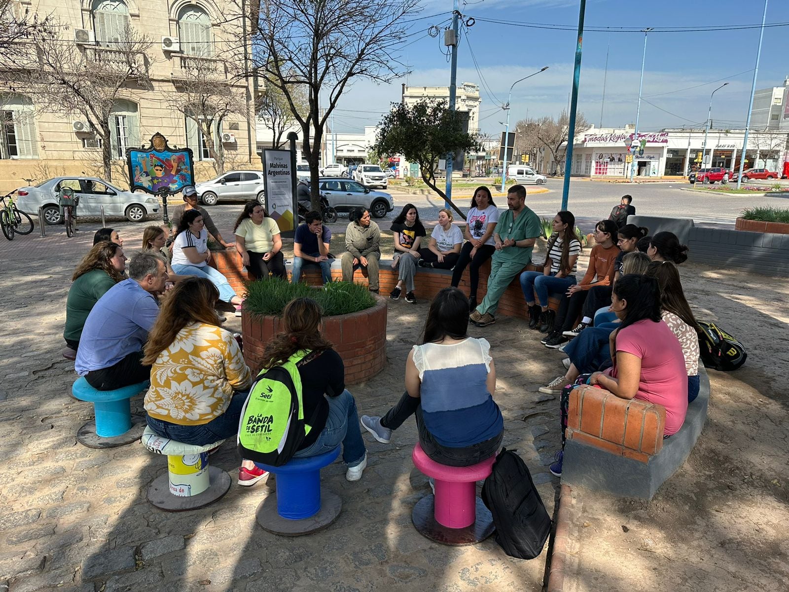 Luis Castellano se reunió con jóvenes en el Parque Islas Malvinas