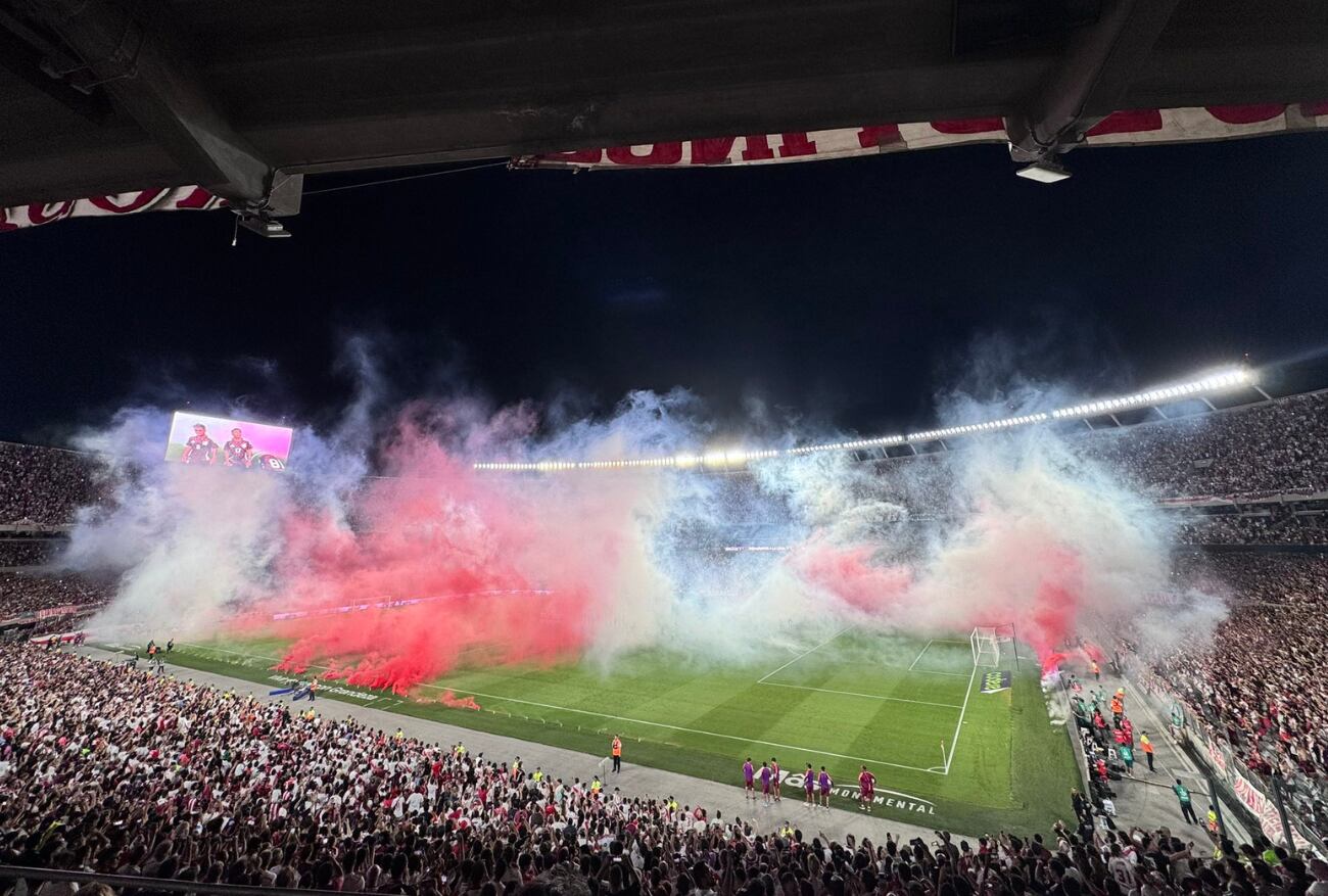 El Más Monumental lleno para River vs México /River Plate