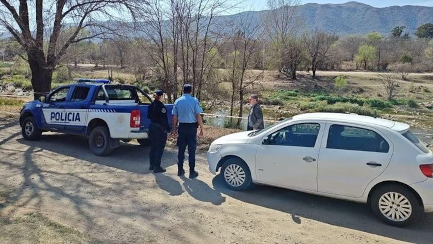 Conmoción en Santa María de Punilla por el hallazgo del cuerpo sin vida de una mujer a la vera del río Cosquín. (Gentileza)