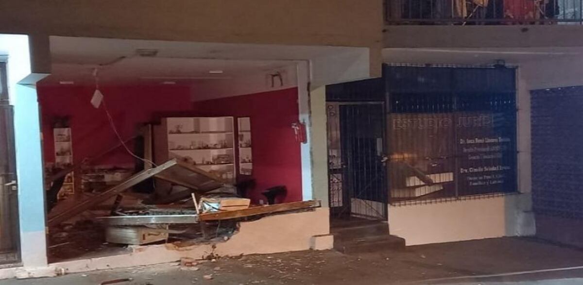 Eldorado: manejó ebrio, perdió el control y chocó contra un comercio