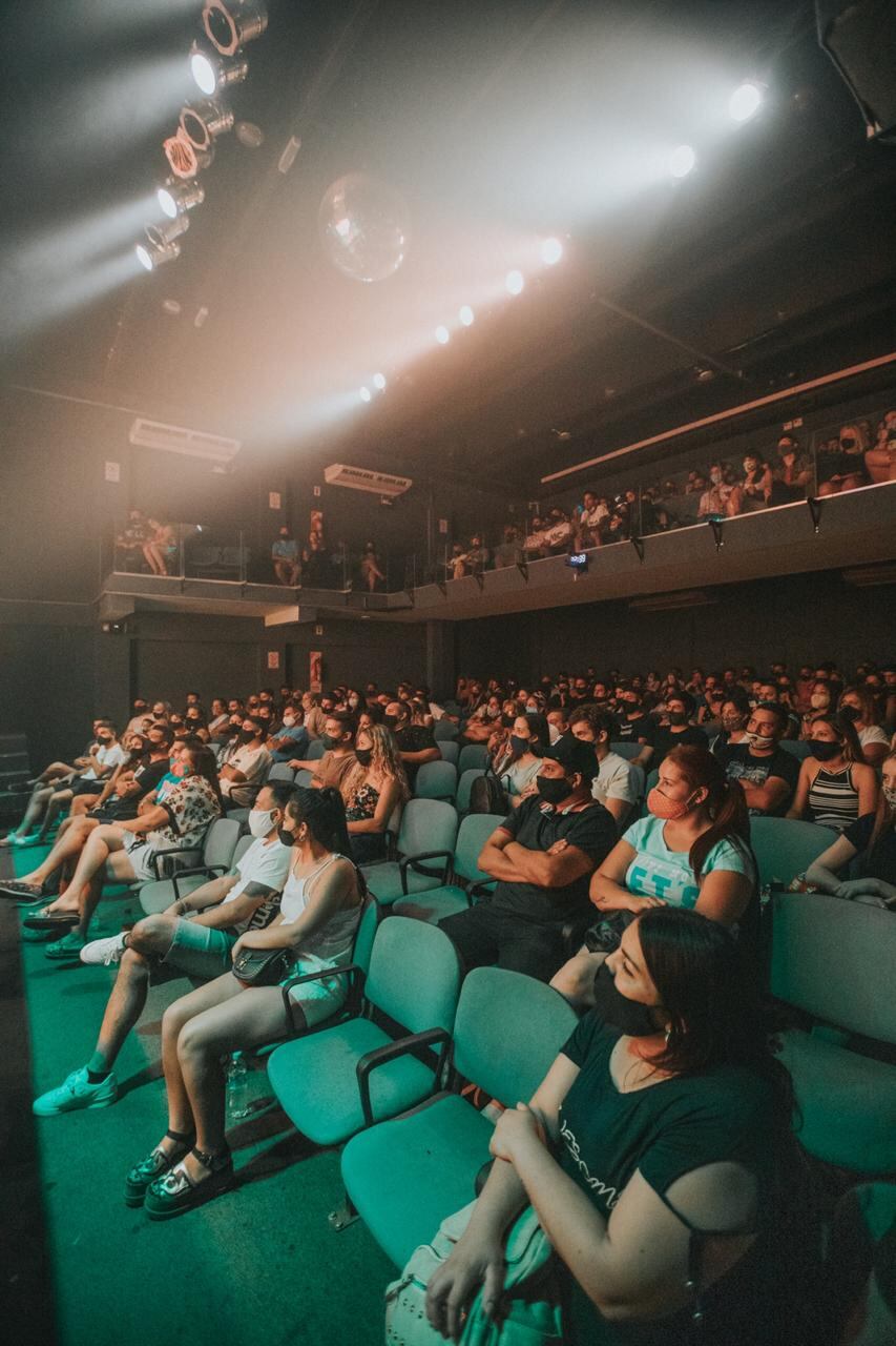 Debut a sala llena en el Teatro Libertad de Villa Carlos Paz.