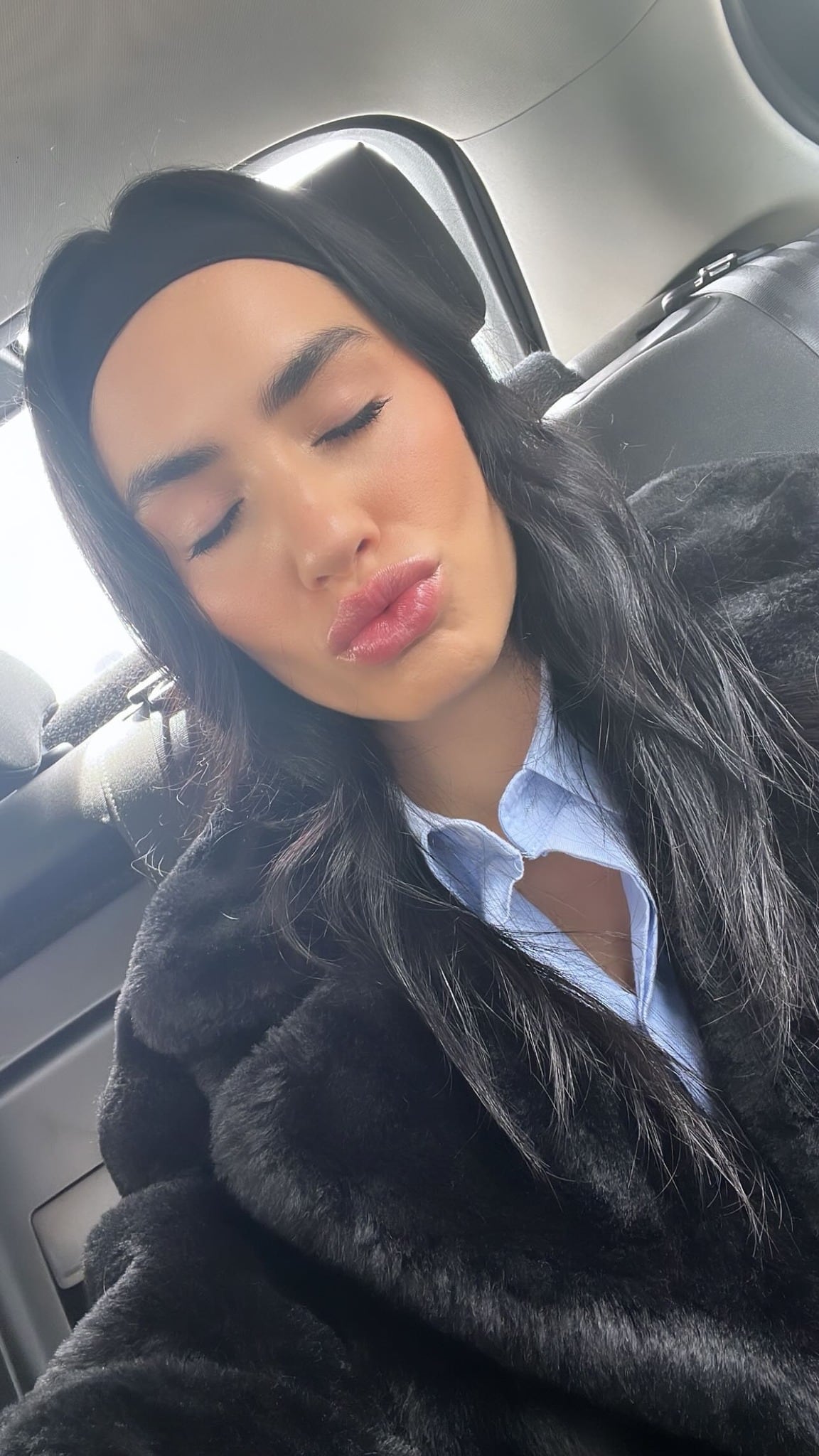 Lali Espósito miró a cámara y tiró un beso con un espectacular look de otoño: “¿Qué afirmación eres hoy?”