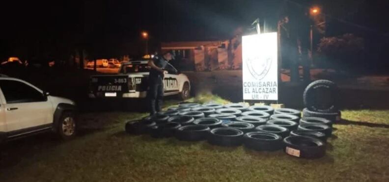 Secuestran cargamento de neumáticos en El Alcázar.