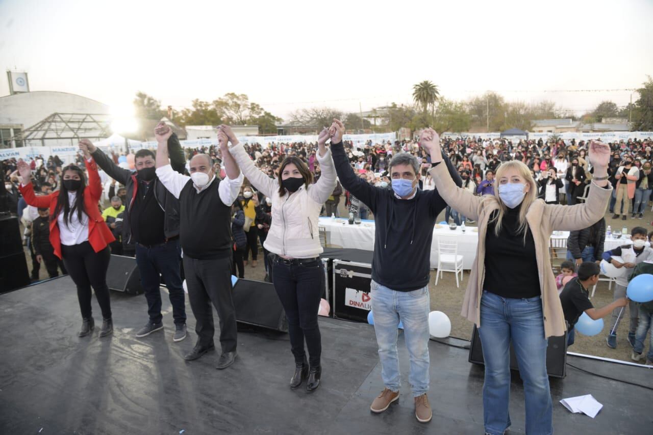 El gobernador participó de un encuentro de mujeres en Los Gutiérrez