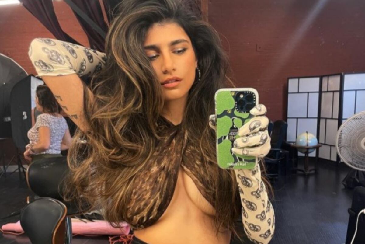 Mia Khalifa lanzó su propia colección de bikinis con originales diseños y lució todas con orgullo