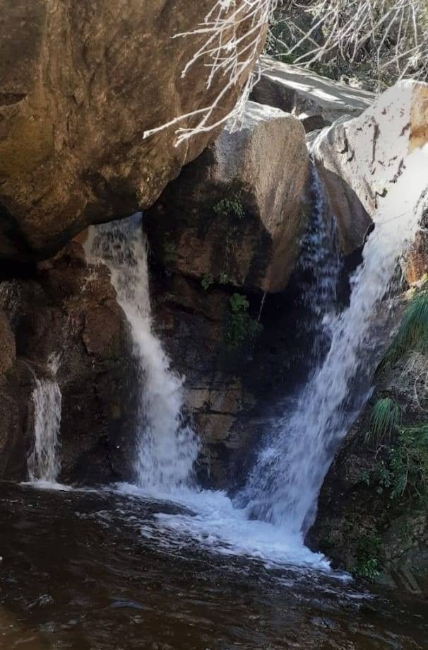 Cascada Escondida, a 25 minutos de Cortaderas.