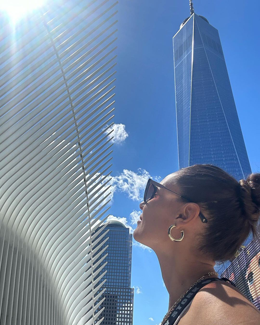 Pampita recorrió las calles de Nueva York con un vestido total white infartante