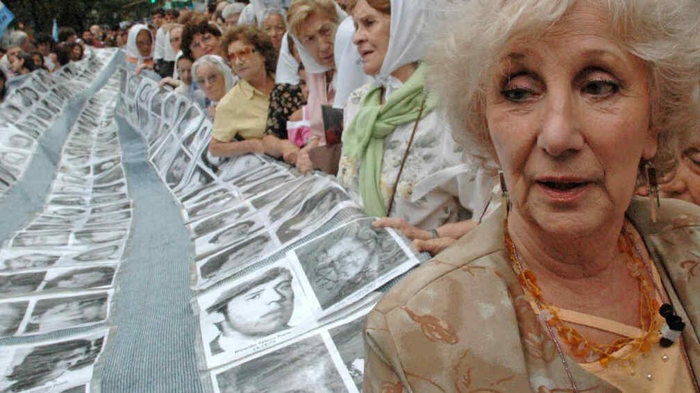 Estela de Carlotto simboliza la lucha por los derechos humanos.