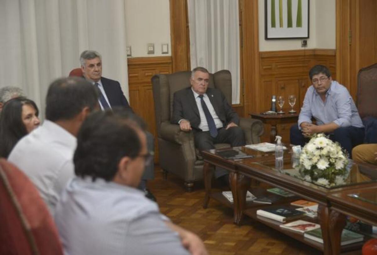 Taxistas fueron recibidos por Jaldo para dialogar sobre la situación del sector