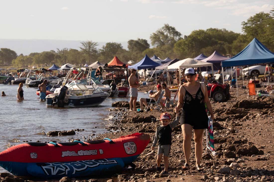 Turistas en Rumipal disfrutando el fin de semana largo (La Voz)