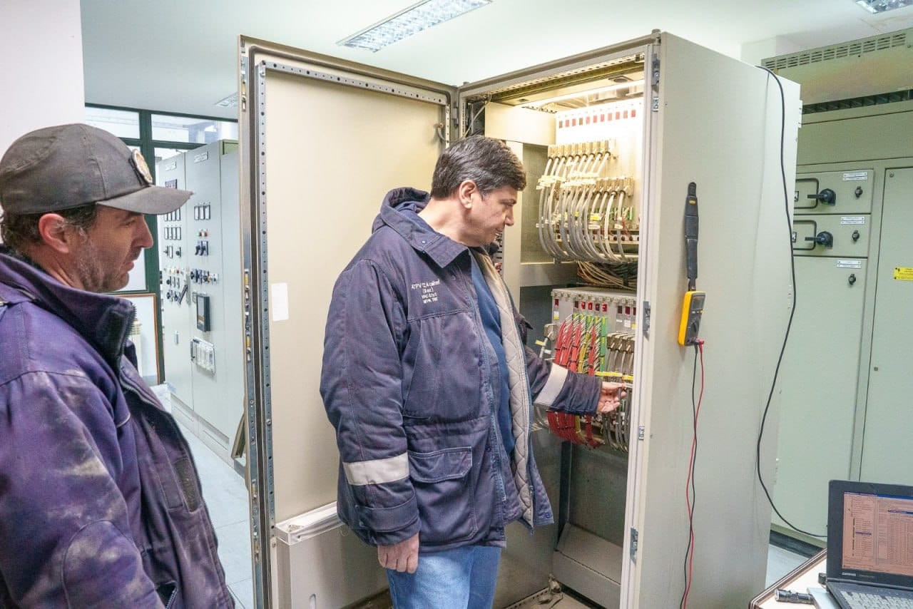 Llegó a Ushuaia un ingeniero de Siemens Latinoamérica por el fallo en la Central de Energía