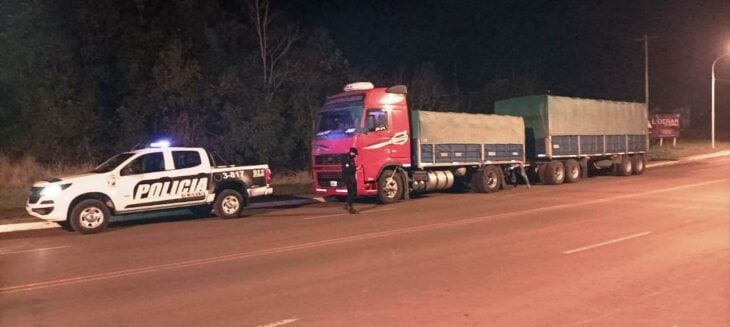 Intentó coimear a los policías y, ante su negativa, los atropelló.