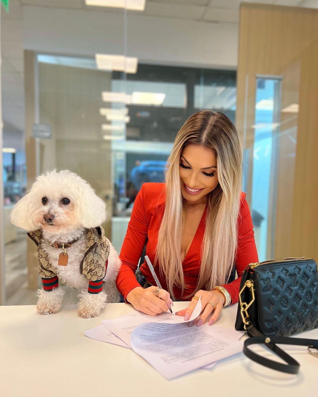 Fernanda y su perro Paris.