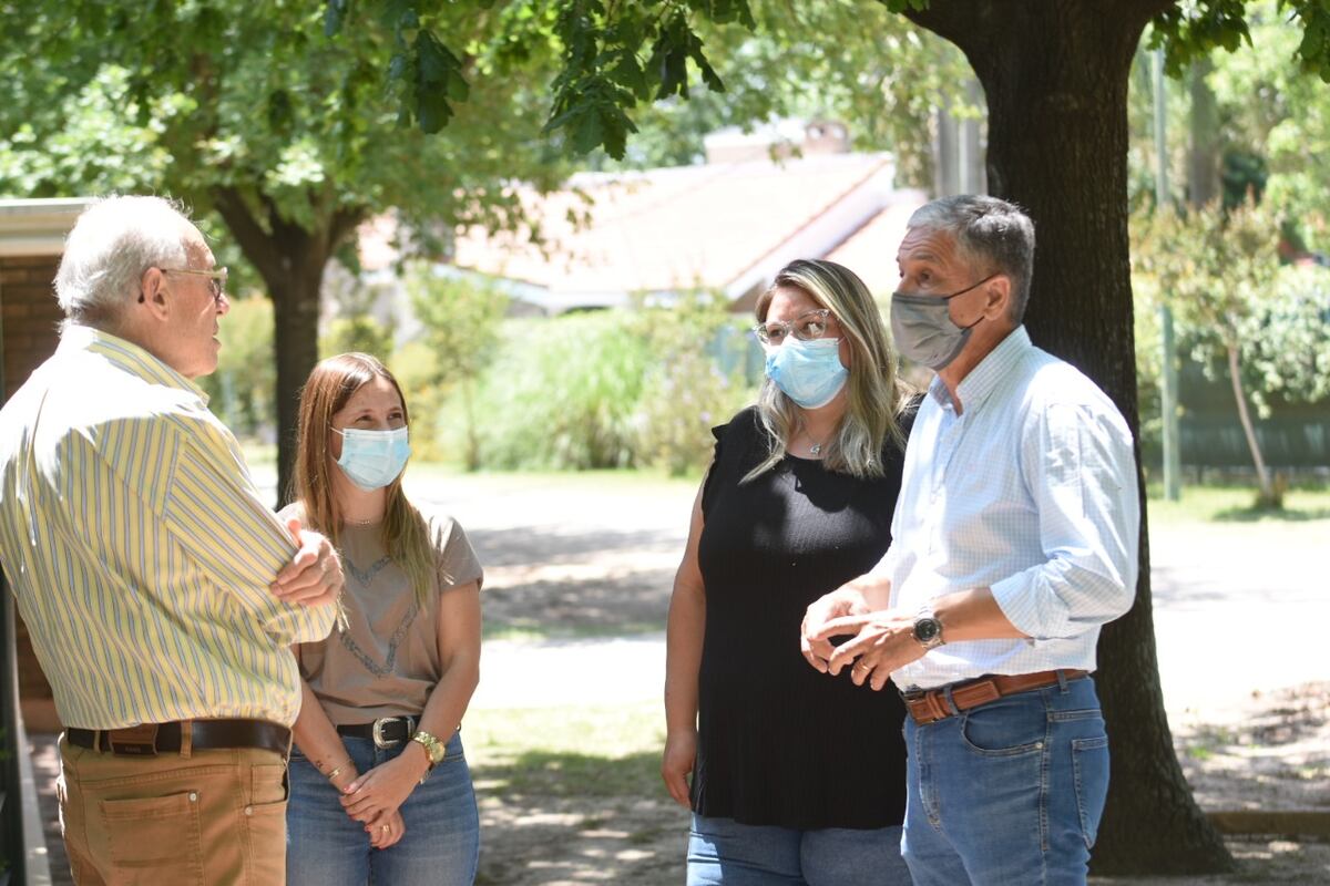 Cloacas: recorrieron la obra del barrio Brigadier López