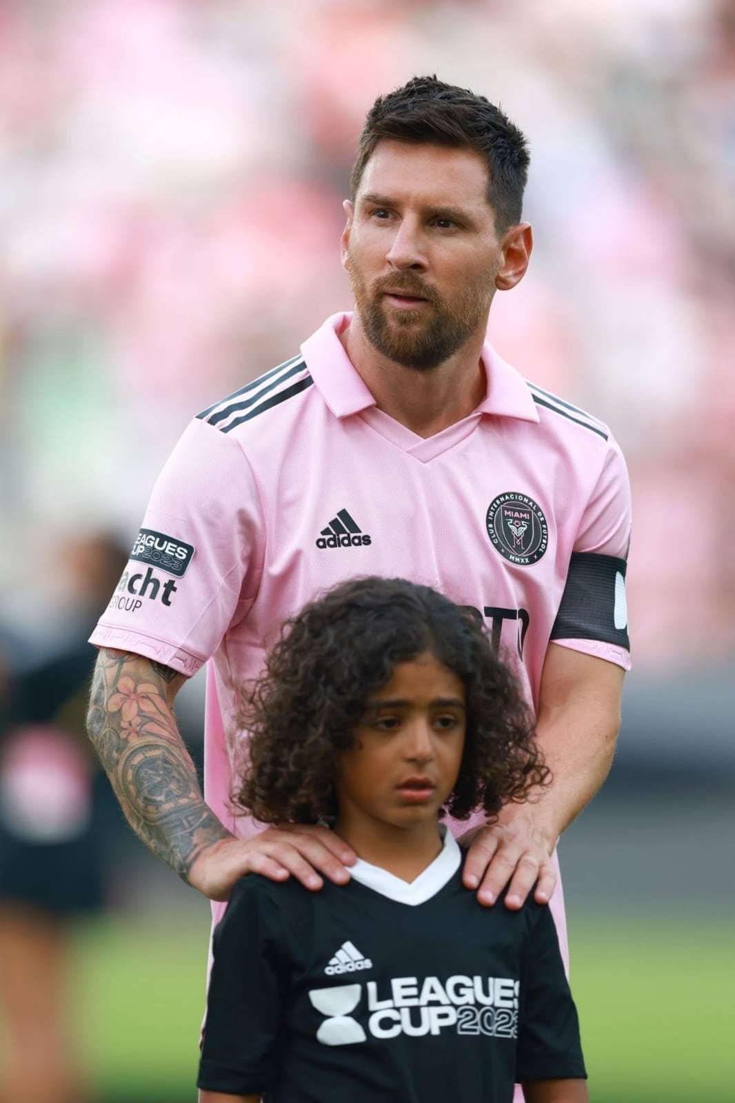 Lionel Messi en la previa de su debut como titular